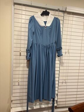 Classic Blue Long-Sleeve Dress with White Collar
